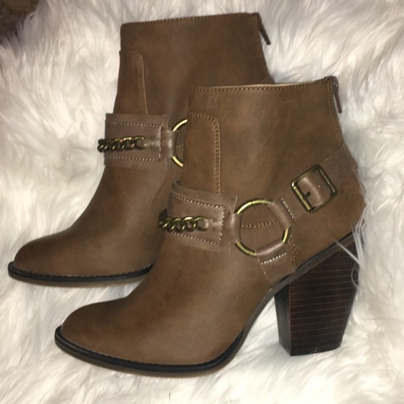 💋CANDIE'S Culver Cognac Ankle Boots💋 - Picture 2 of 8